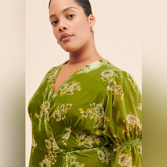 Hutch Velvet Dress Green - Picture 3 of 6